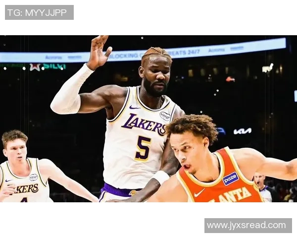 湖人102-122老鹰 球员评价：3人及格，7人低迷