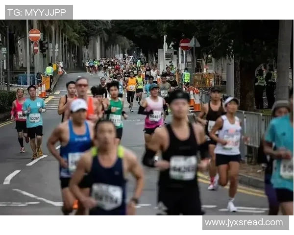 跑步健身：从零开始到全马高手的科学训练与心态调整之路